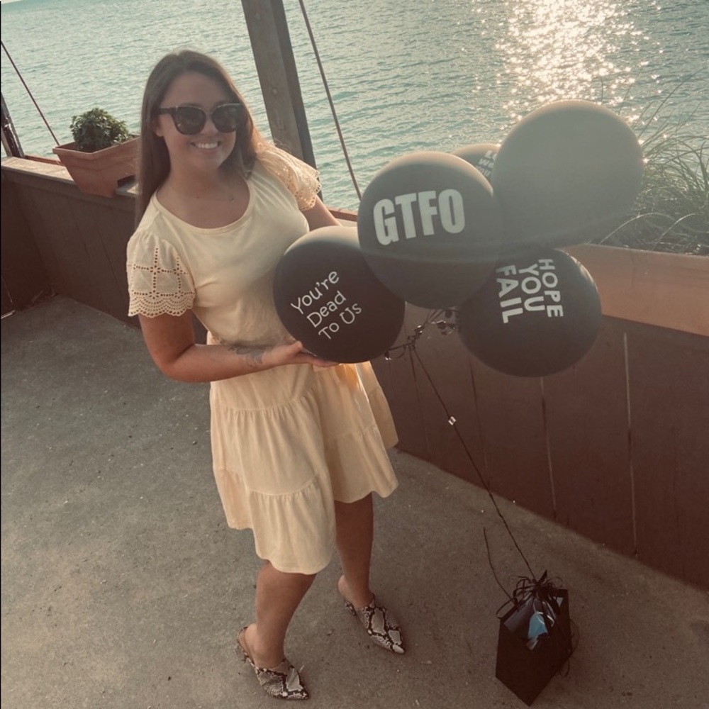 Meet your Posher, Courtney